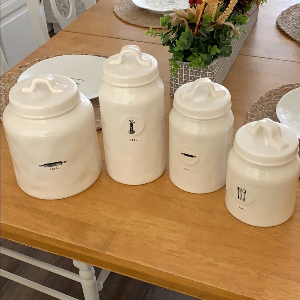 Rae Dunn canister set